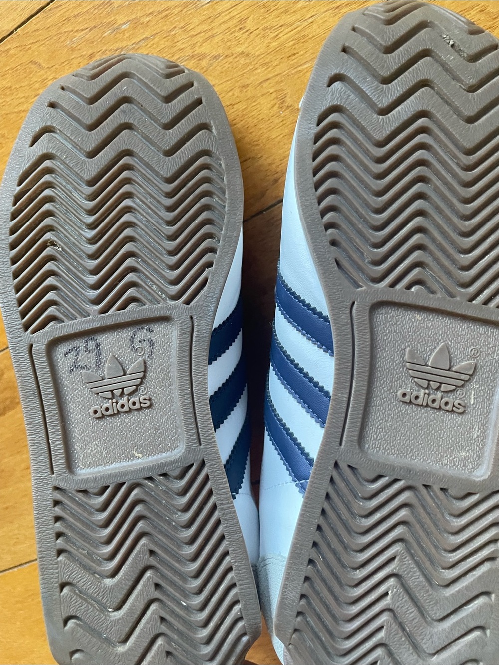 adidas White Sneakers with Navy Three-Stripes M 5.5/W6.5 - Picture 6 of 8